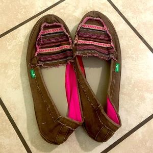 Womens Sanuk shoes size 11